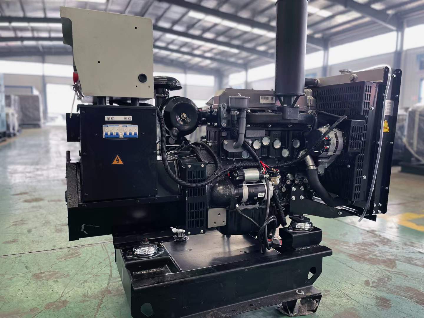 萨迦如何降低电感性负载对发电机的影响？