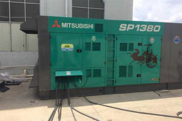 萨迦为什么有些柴油发电机组的输出电压可以调节？